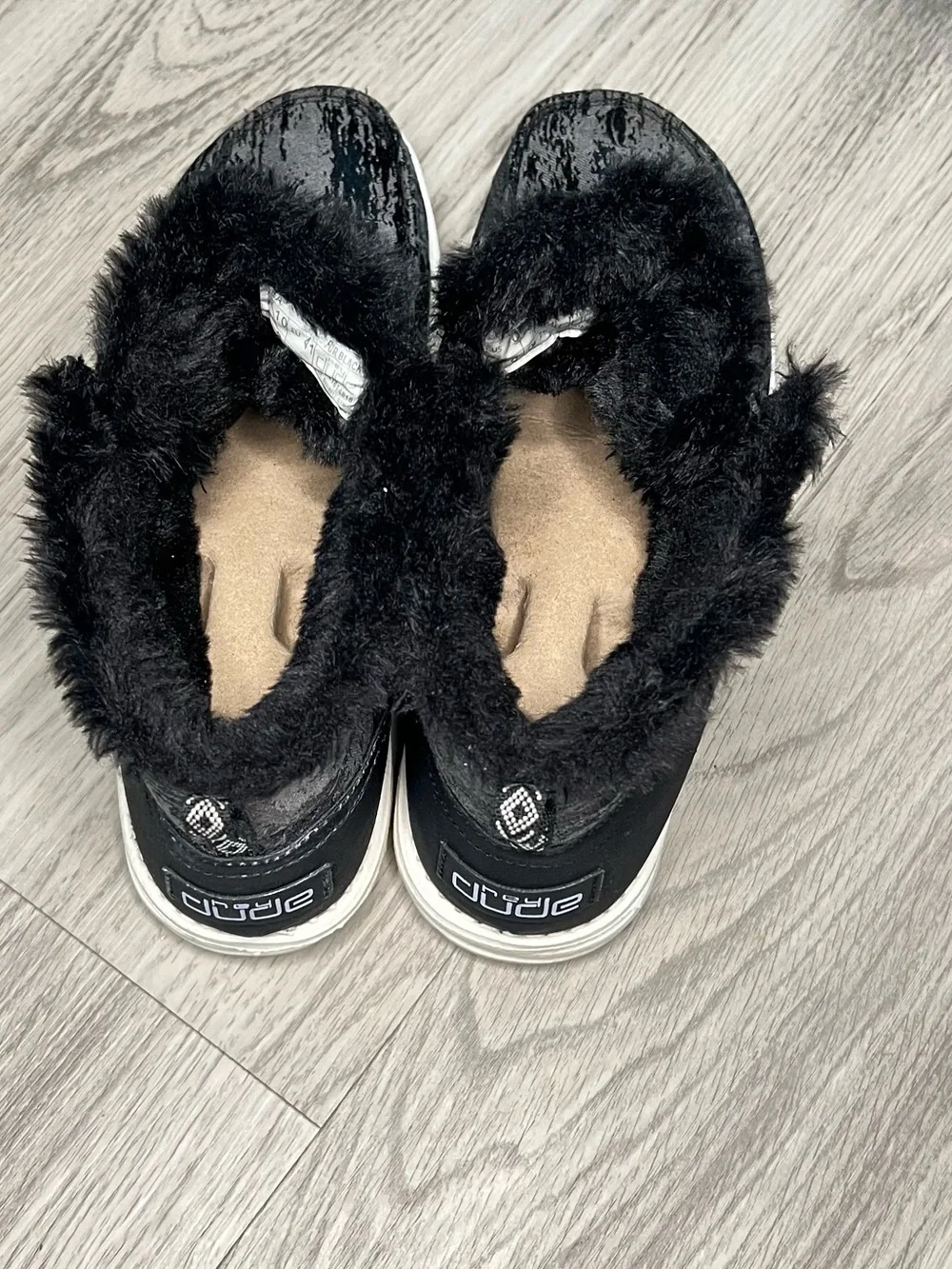 Hey Dude Lea Fur Black Sz 10 Light weight